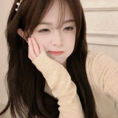 战火中的花蕾